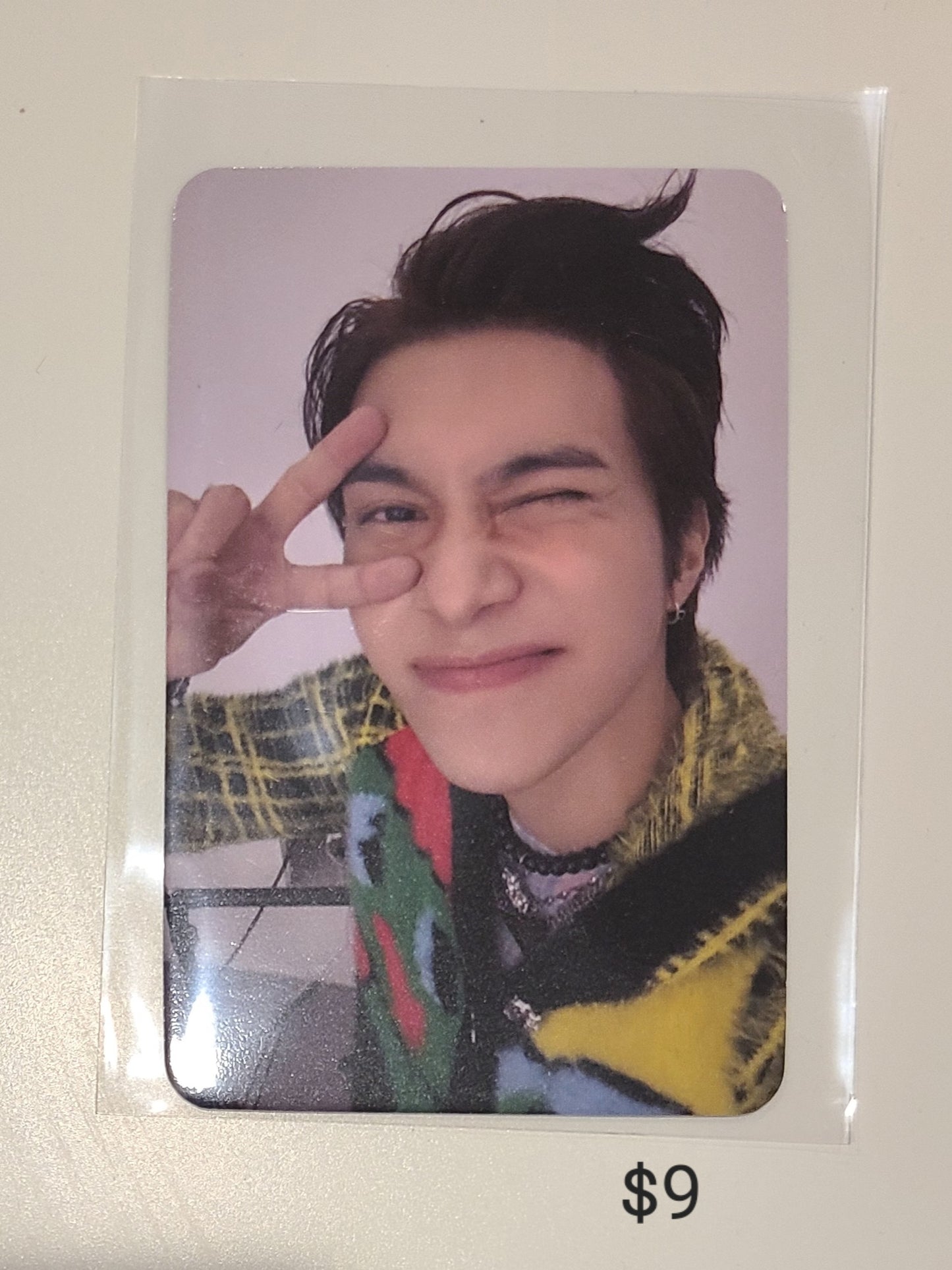 Hendery Photocards