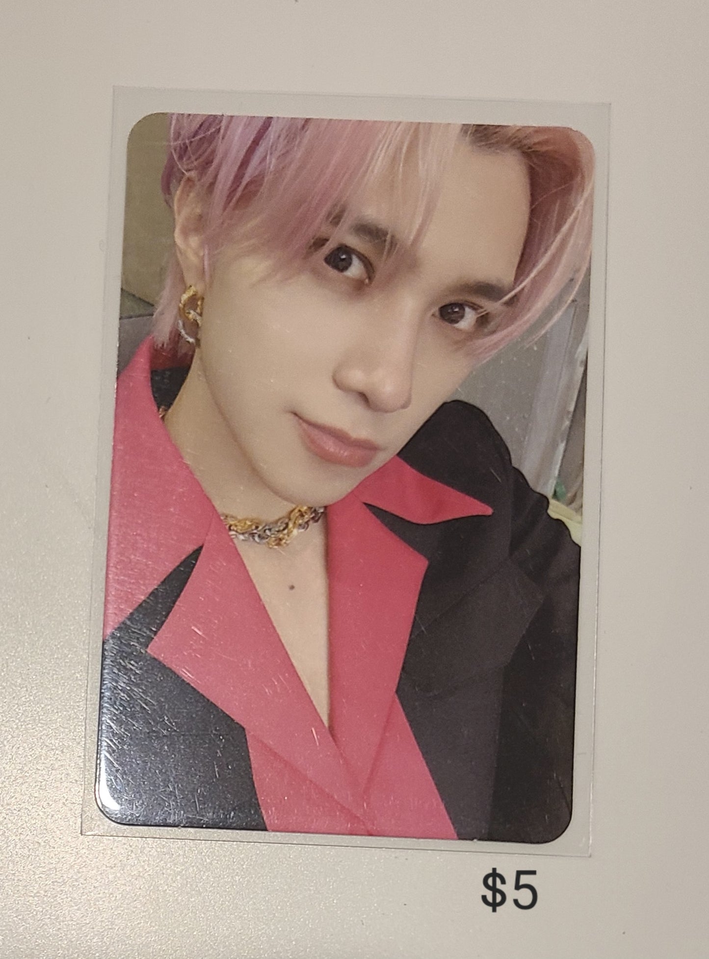 Hendery Photocards