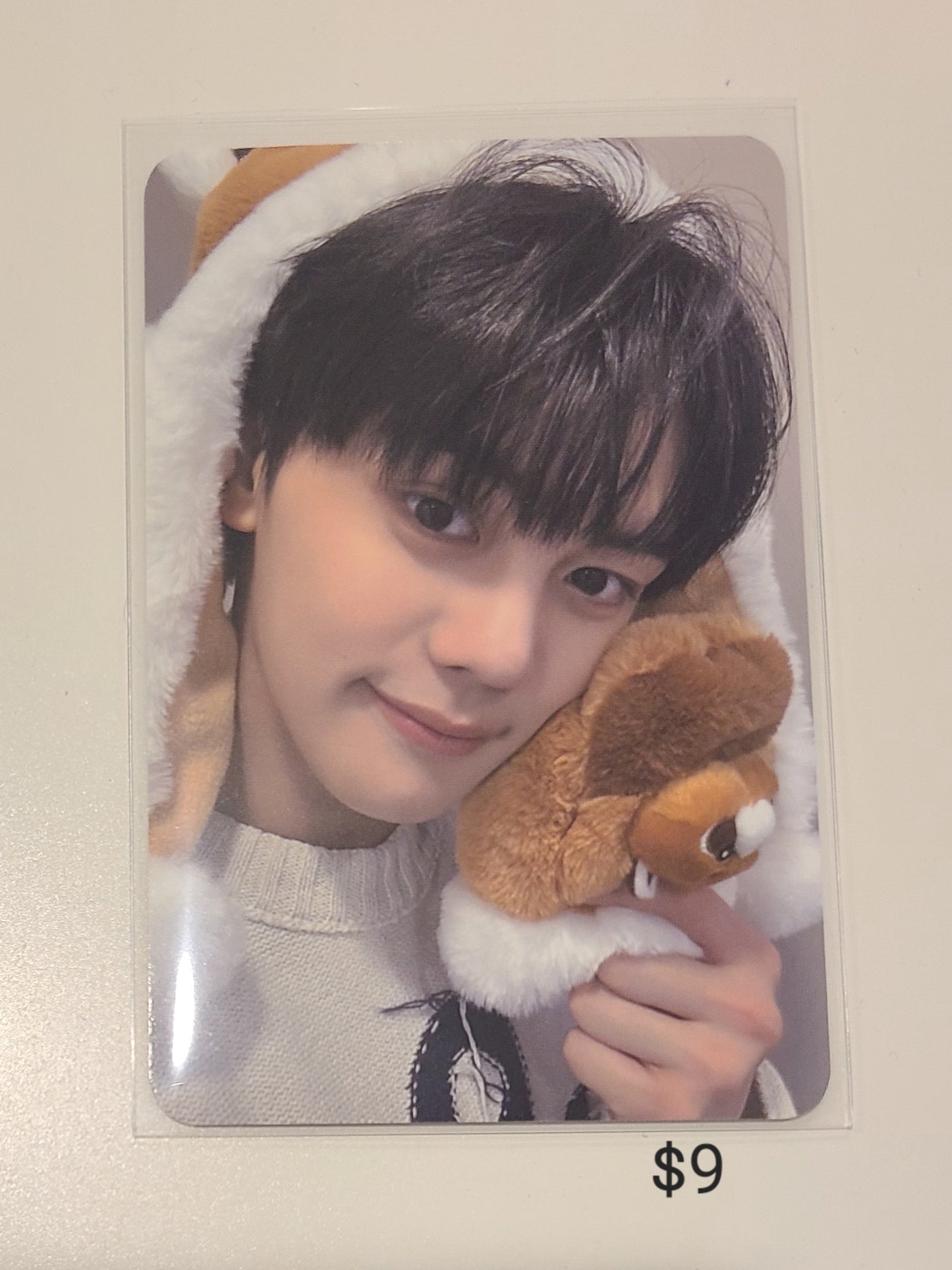 Gyuvin Photocards