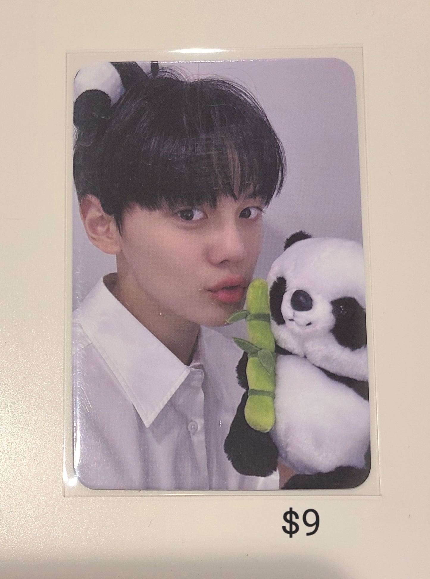 Gyuvin Photocards