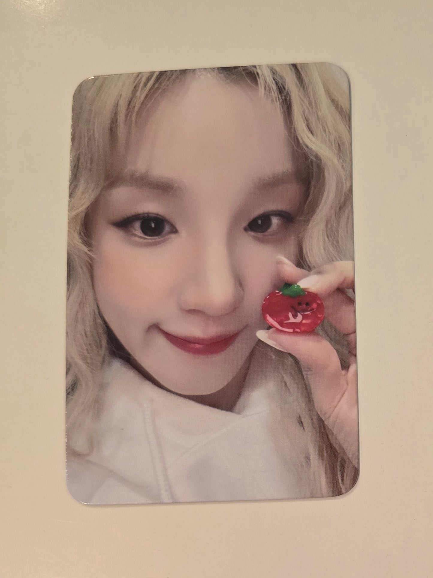 Yuqi Photocards
