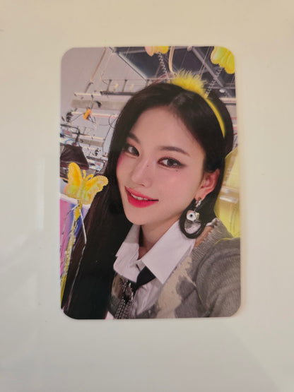 Isa Photocards