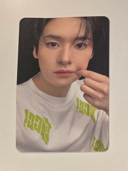 Lee Know Photocards