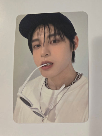 Jiwoong Photocards