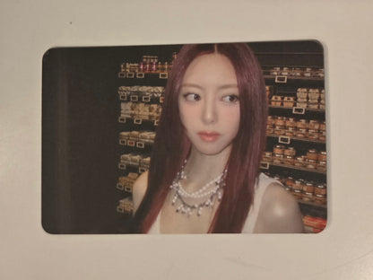 Yuna Photocard