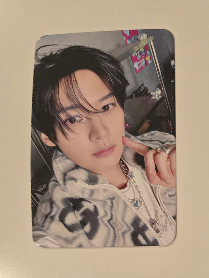 Lee Know Photocards