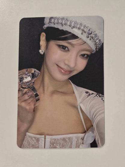 Lia Photocards