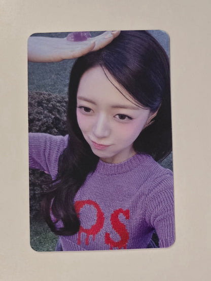 Yuna Photocard