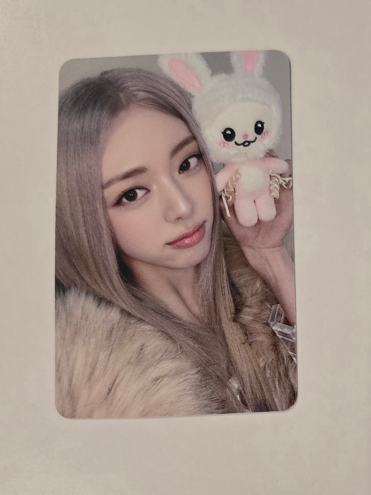 Yuna Photocard