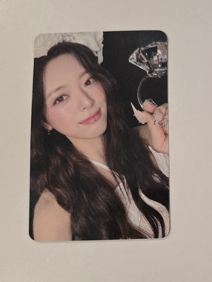 Yuna Photocard