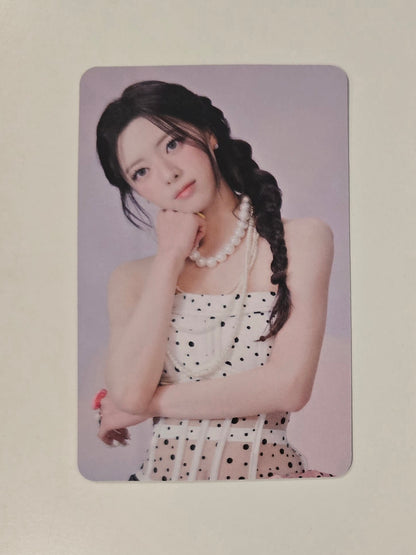 Yuna Photocard