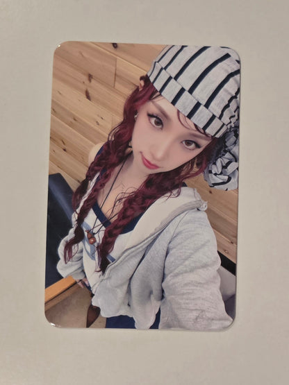 Yuqi Photocards
