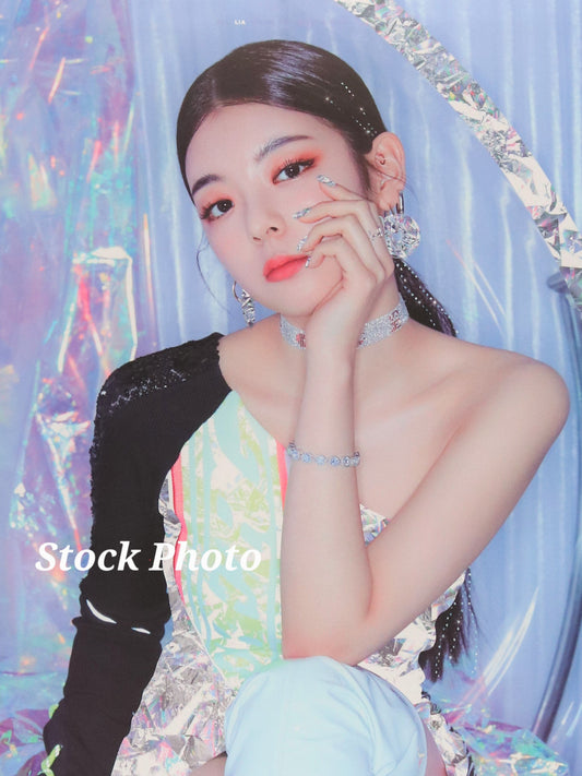 Lia Photocards